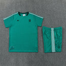 Kit Liverpool Icons Verde 25/26 Uomo | Kit da Calcio